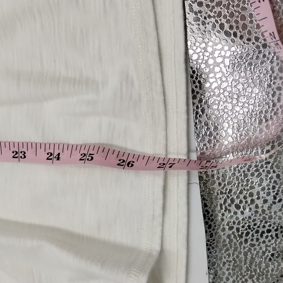 Westbound crochet shoulders heather slub white V-neck tee draw up hem - Picture 9 of 10